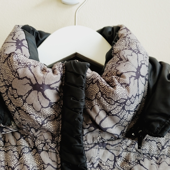 Betsey Johnson brown floral lace print down winter coat with detachable hood, M - Picture 7 of 15